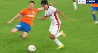 利记平台-桑德豪森主场大破对手，豪取三分