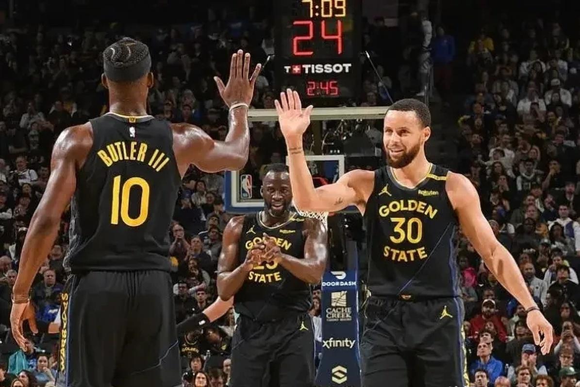 利记-勇士战胜黄蜂，保持不败纪录