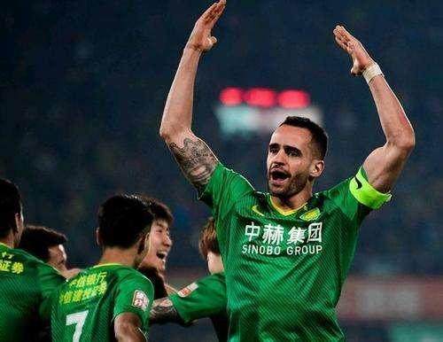 国安客场战平广州富力，榜首形势微妙